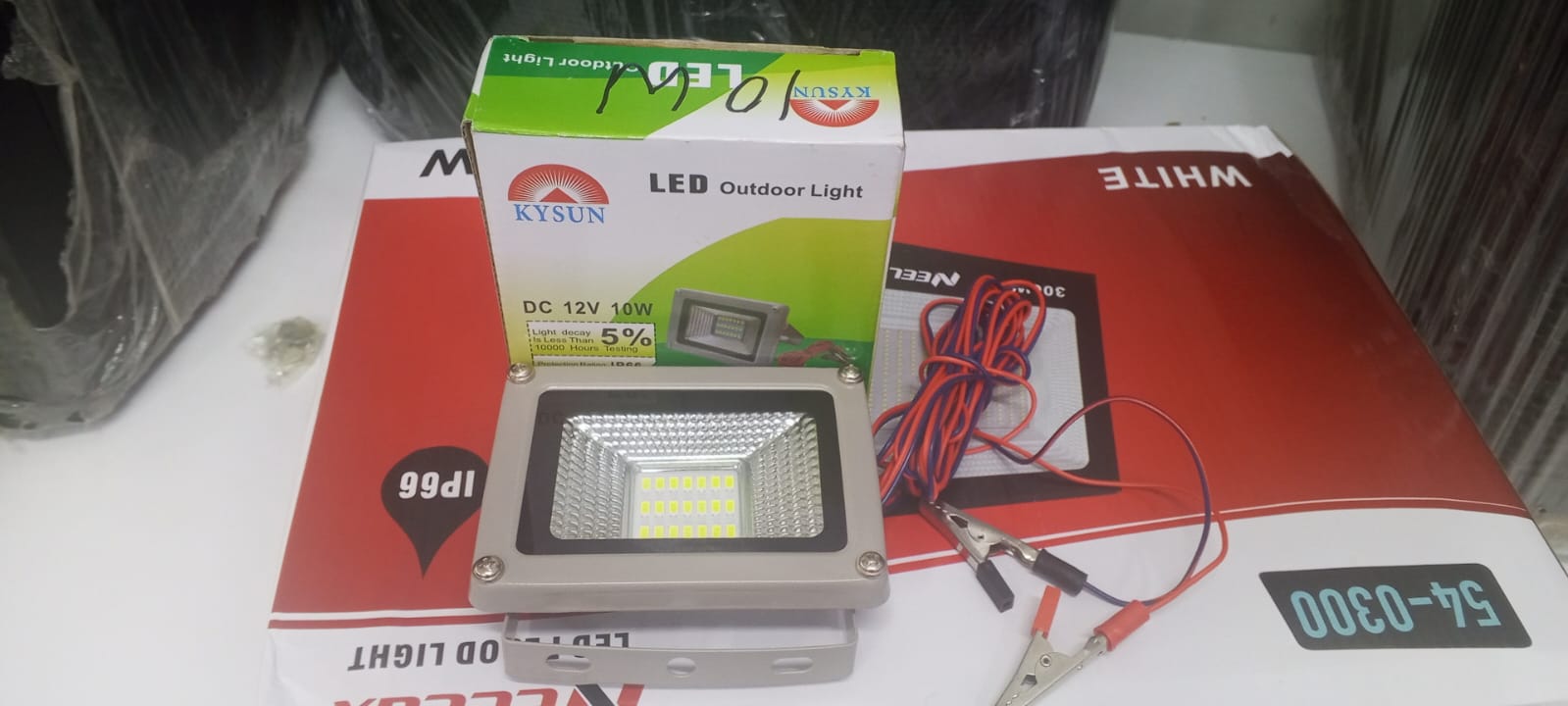 10W DC-12V LED Floodlight – Energy-Efficient Outdoor & Indoor Lighting. Its durable aluminum casing ensures longevity and resistance to environmental wear.