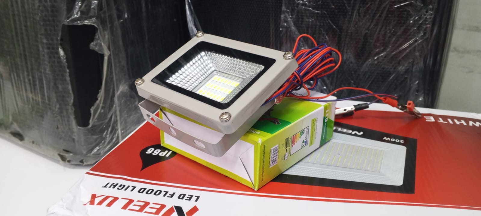 10W DC-12V LED Floodlight – Energy-Efficient Outdoor & Indoor Lighting. Its durable aluminum casing ensures longevity and resistance to environmental wear.