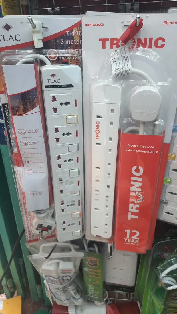 Tronic 6-Way Power Extension Socket – White. Designed for homes, offices, and workshops, this extension provides six universal sockets to connect multiple devices at once.