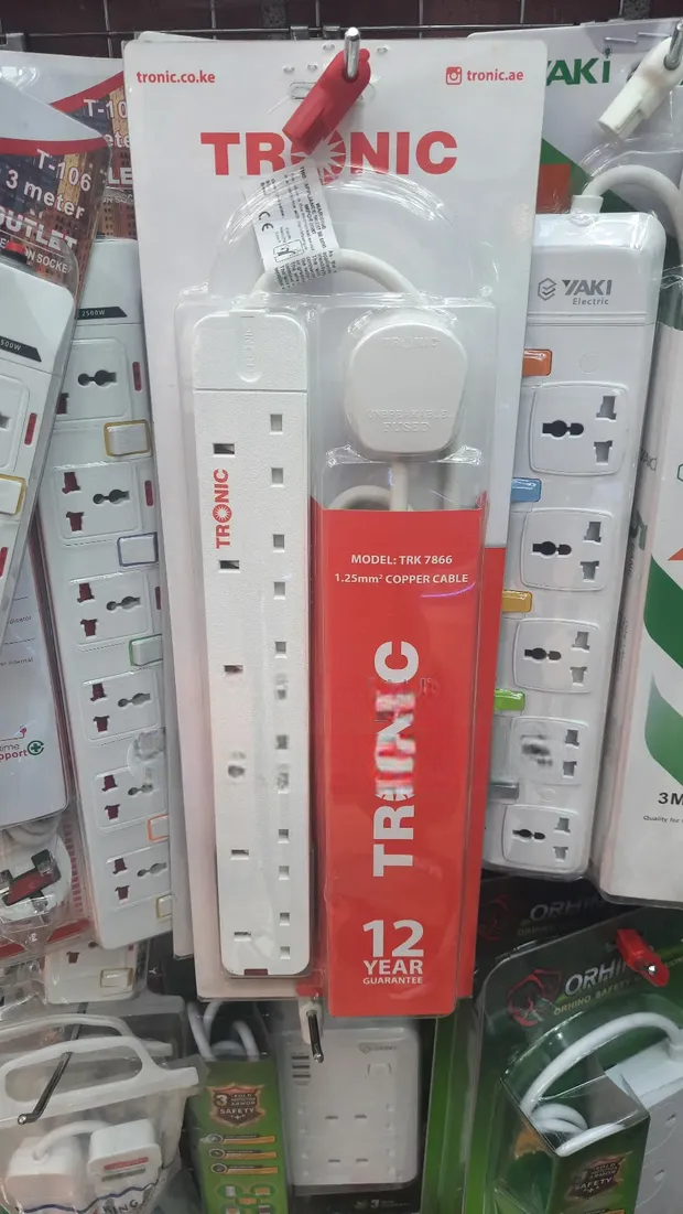 Tronic 6-Way Power Extension Socket – White. Designed for homes, offices, and workshops, this extension provides six universal sockets to connect multiple devices at once.