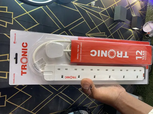 Tronic 6-Way Power Extension Socket – White. Designed for homes, offices, and workshops, this extension provides six universal sockets to connect multiple devices at once.