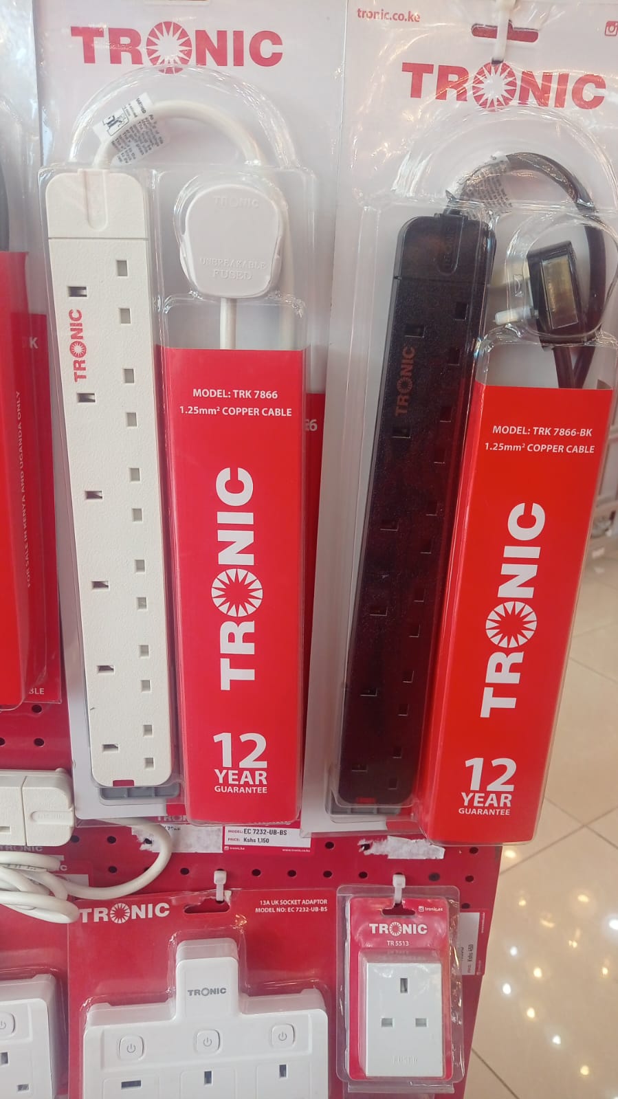 Tronic 6-Way Power Extension Socket – White. Designed for homes, offices, and workshops, this extension provides six universal sockets to connect multiple devices at once.