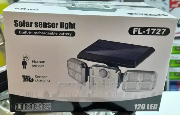 Solar Motion Sensor Flood Light with Remote Control – Triple Rotatable Heads, Waterproof Outdoor Security Light, High-Brightness LED, Automatic Night Lighting.