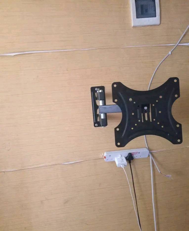 Tilting TV Wall Mount Bracket – 14" to 55" Screen | Max Load 50kg | Adjustable Tilt. Designed to securely hold TVs from 14 to 55 inches and support up to 50kg.
