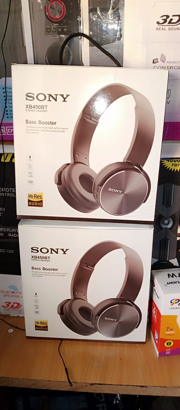HEADPHONE WIRELESS SONY XB450BT.THE SONY IS MADE OF CRAZY BASS BOOSTER AND EQUALIZERS WITH FM,BLUETOOTH, USB PORT,