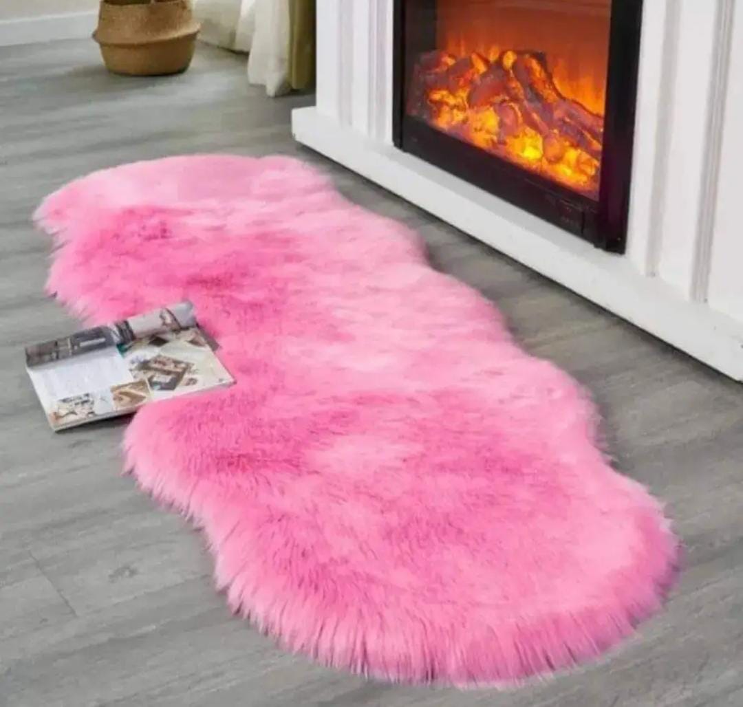 Fluffy bedside/ car dashboard mat ▪Chiwawa