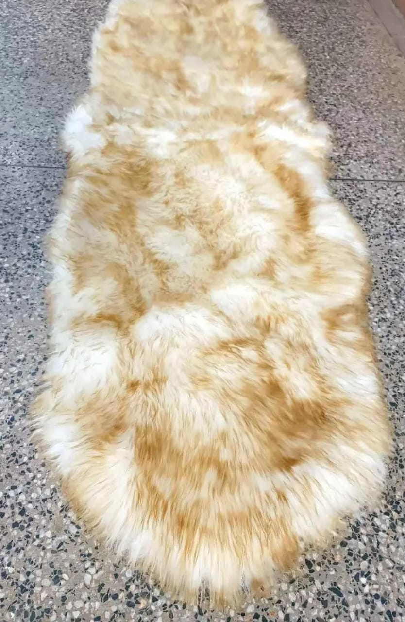 Fluffy bedside/ car dashboard mat ▪Chiwawa