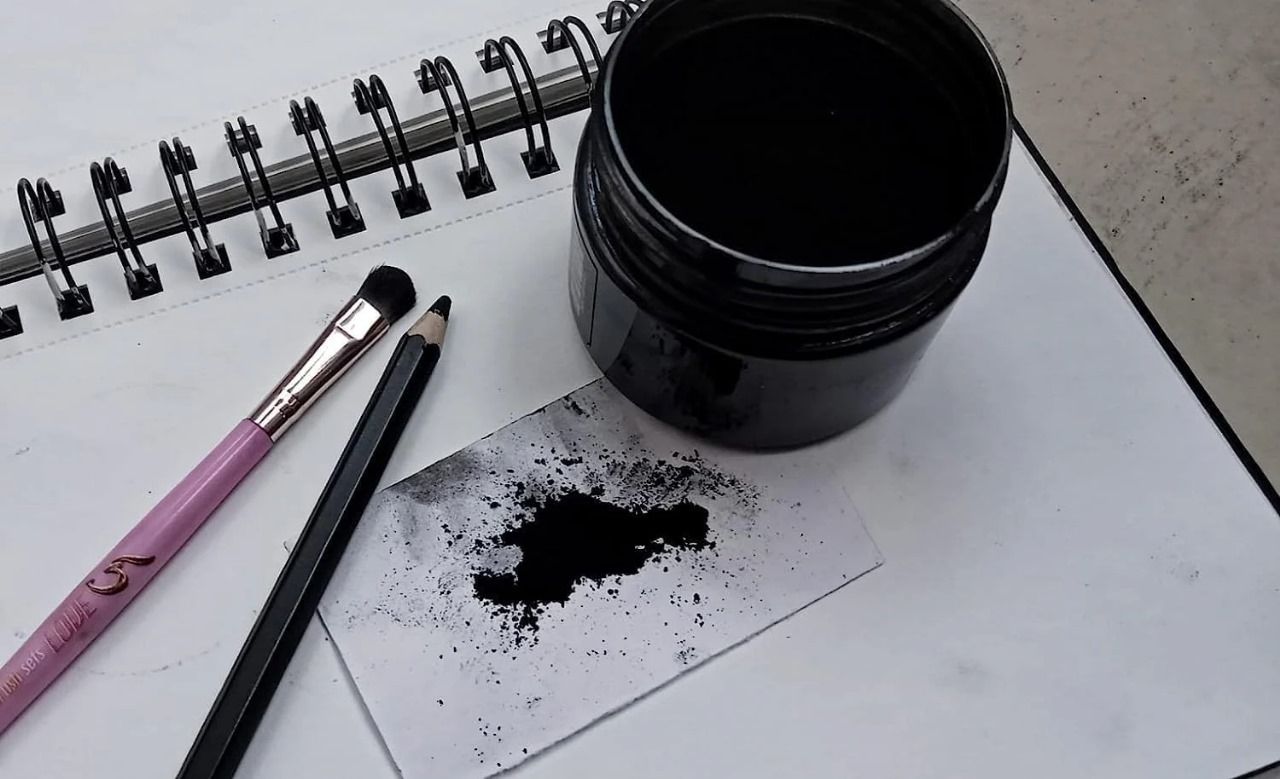 Charcoal Powder 60g – Premium Carbon Black for Drawing, Sketching & Shading