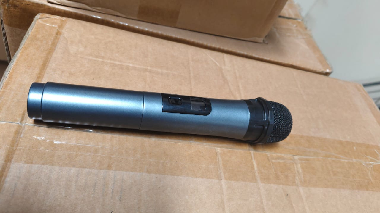 Tagwood Additional Wireless Microphone for 12B 🎤✨
Take your sound to the next level with the Tagwood Additional Wireless Microphone for 12B — the perfect companion for clear vocals, dynamic performan