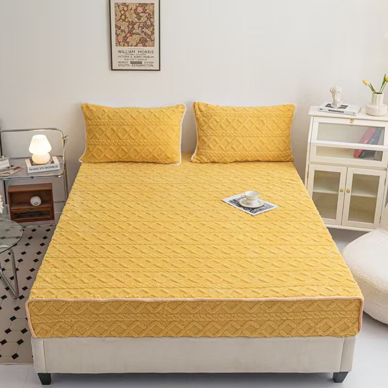 🎤🎤 Luxurious sharper fitted mattress cover
◼️Milk derived fibre
◼️ Velvety &soft texture 
◼️6×7