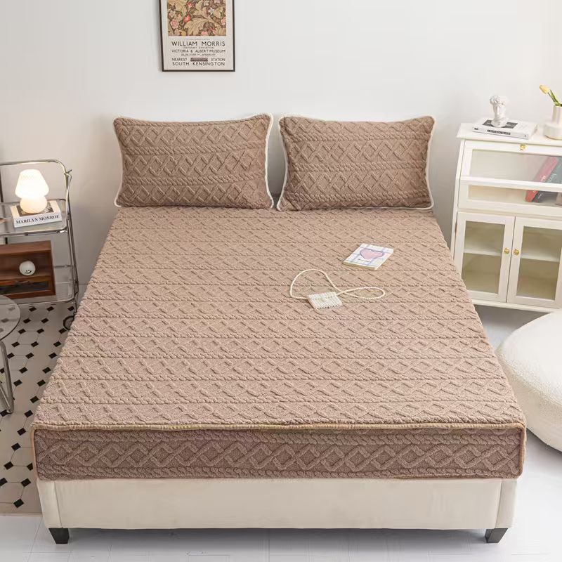 🎤🎤 Luxurious sharper fitted mattress cover
◼️Milk derived fibre
◼️ Velvety &soft texture 
◼️6×7