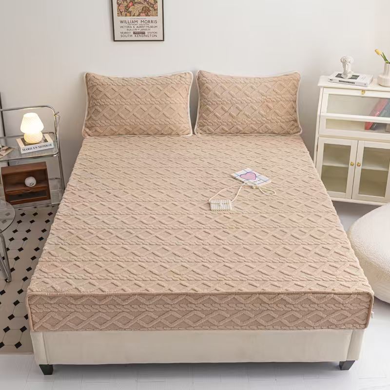 🎤🎤 Luxurious sharper fitted mattress cover
◼️Milk derived fibre
◼️ Velvety &soft texture 
◼️6×7