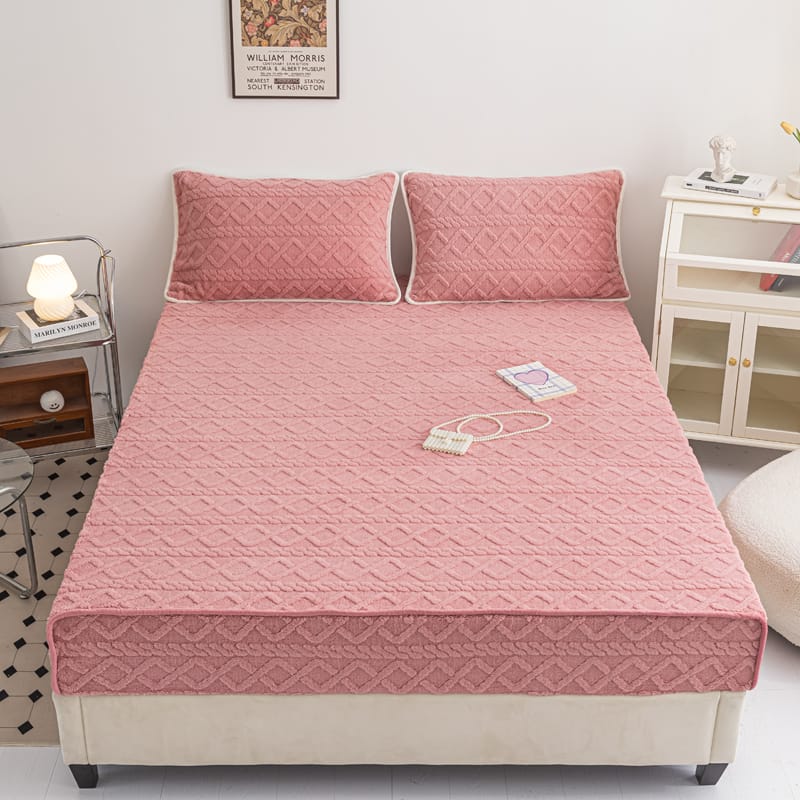 🎤🎤 Luxurious sharper fitted mattress cover
◼️Milk derived fibre
◼️ Velvety &soft texture 
◼️6×7