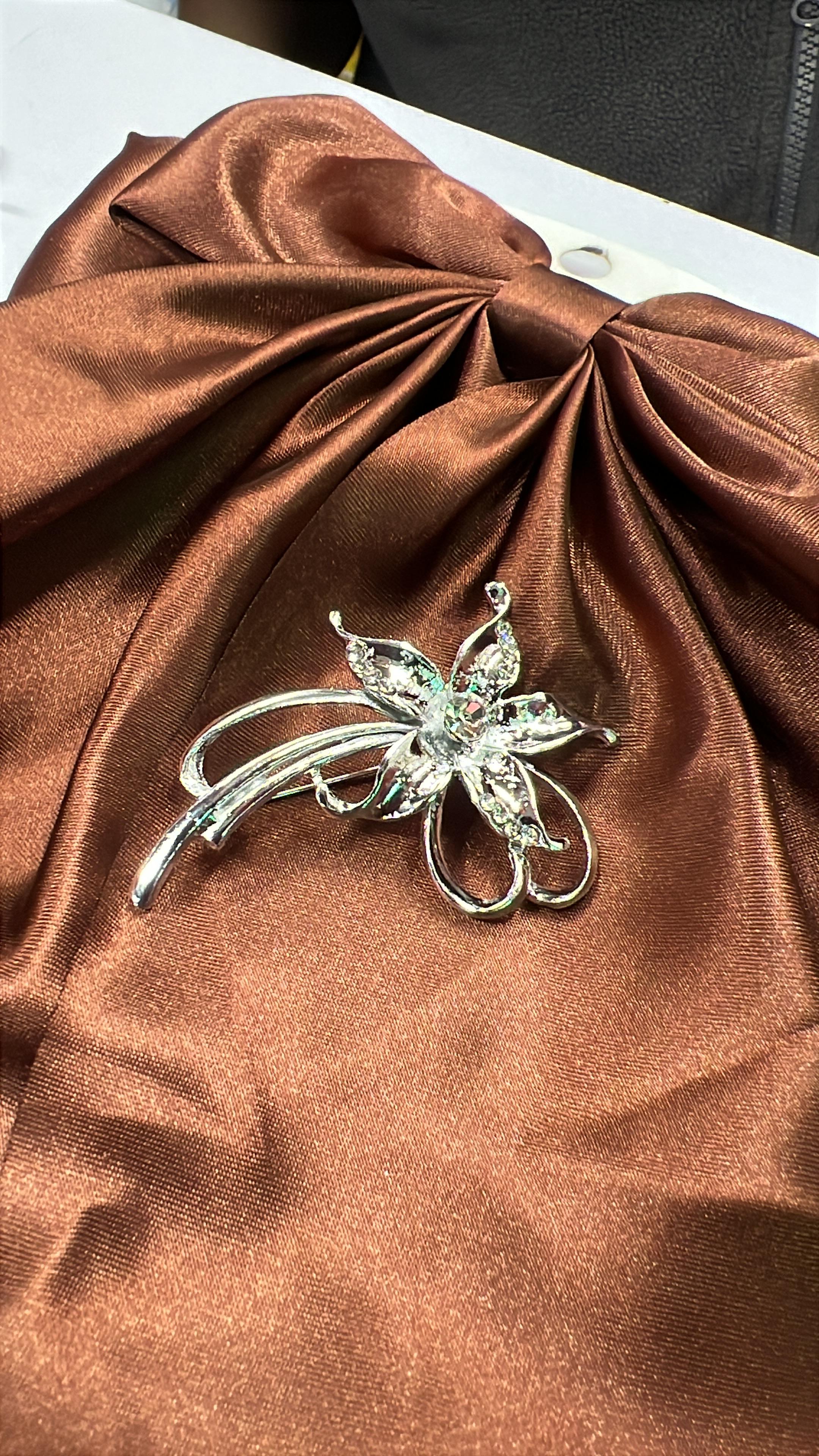 High-end fashion brooches set of 3pcs gold and 3pcs silver