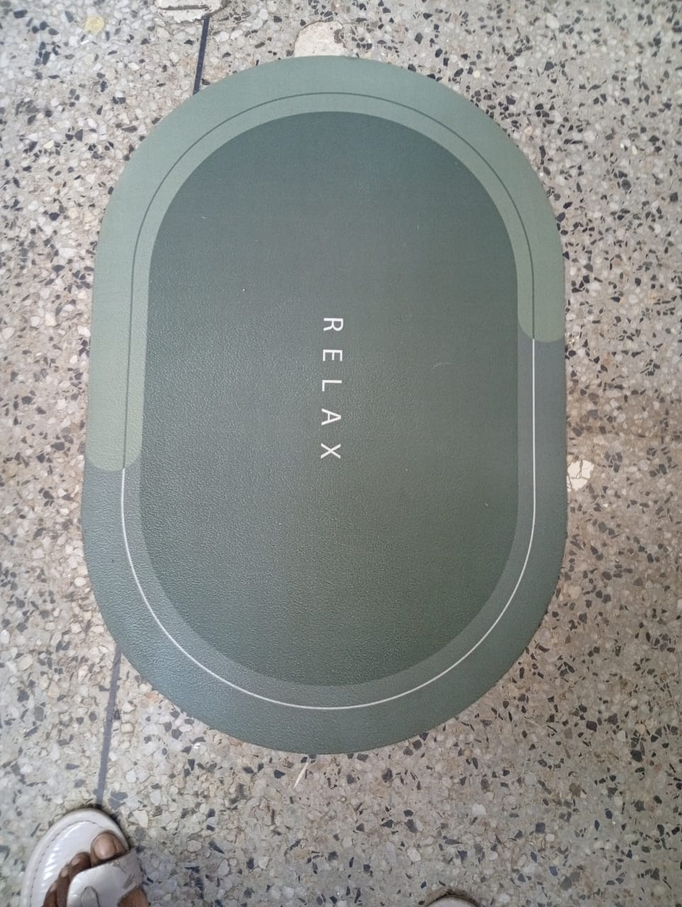 DOOR MATS. Anti-Slip Rubber Door Mats, - Premium quality that not easy deform, and wear-tear resistant, Equipped with super absorbent layer, rapid moisture penetration