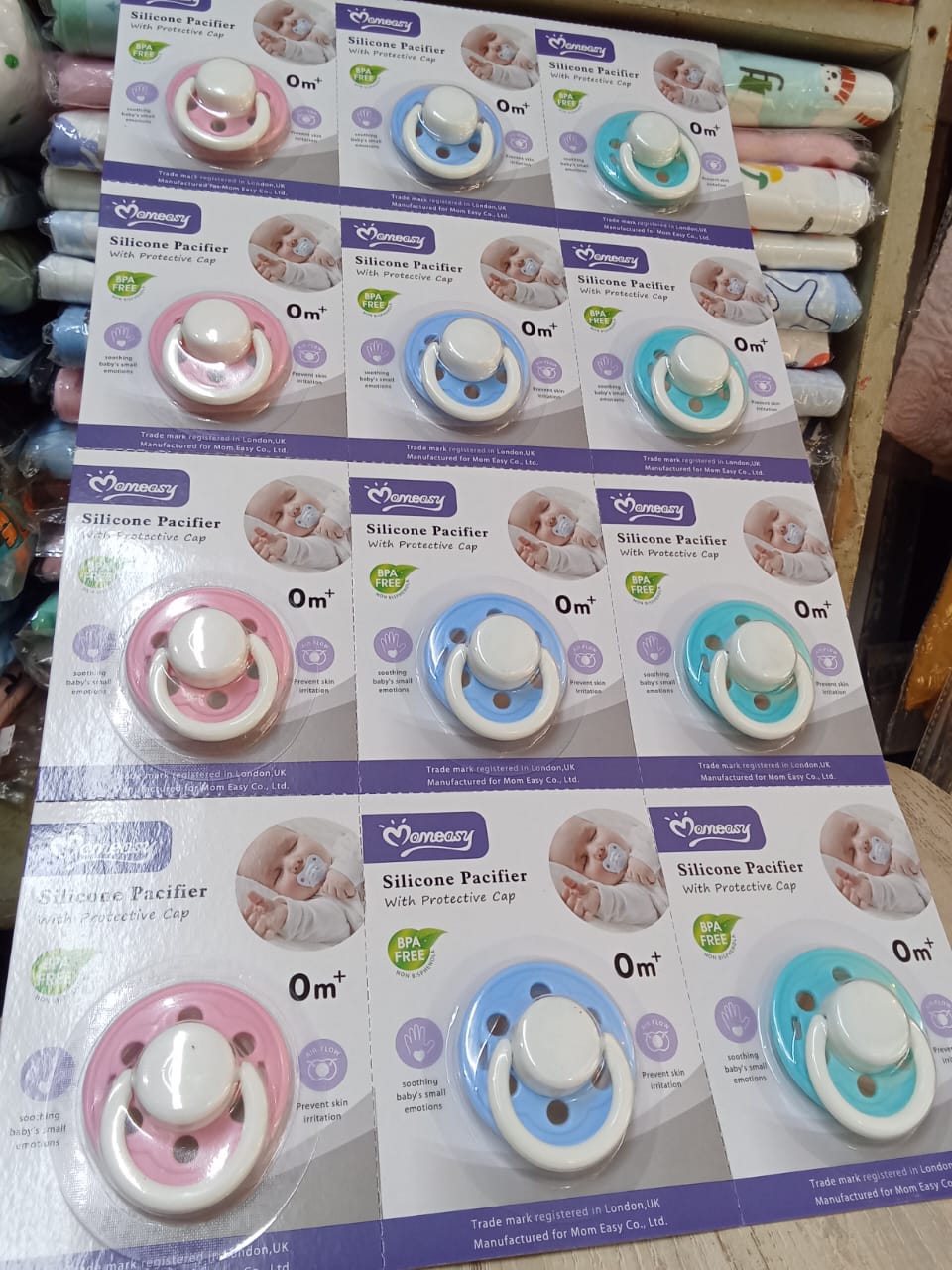 PACIFIER. Momeasy pacifier, Snap-on hygienic cap, Easy to sterilize, Extra airflow to baby’s skin, Bite resistant nipple.