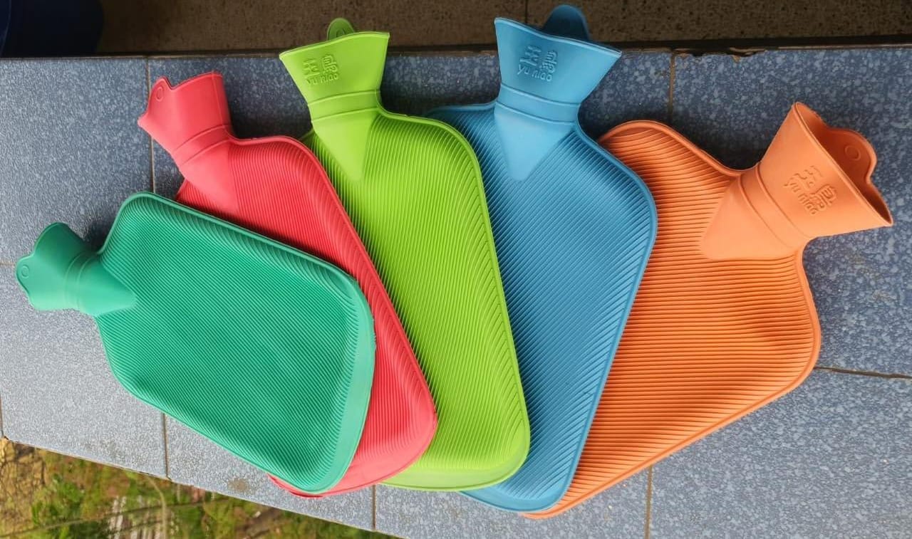 Silicon Hot water bag bottle 1.75ltrs.Silicon Hot water bag bottle  
Capacity 1.75ltrs
can handle heat up to 80 degrees Celsius