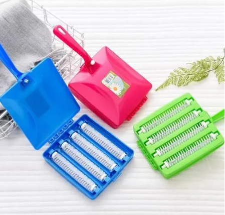 Carpet brush carpet brush mini vacuum cleaner Manual carpet brush vacuum cleaner, no electricity and no batteries assorted colours brush carpet cleaner,floor cleaner  with dust holder