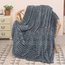 High Quality Super Soft Fleece Throw Blanket – Cozy Warm Lightweight Sofa Bed Blanket for All Seasons, Soft Plush Throw for Home, Travel, Living Room, and Bedroom Comfort