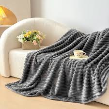 High Quality Super Soft Fleece Throw Blanket – Cozy Warm Lightweight Sofa Bed Blanket for All Seasons, Soft Plush Throw for Home, Travel, Living Room, and Bedroom Comfort