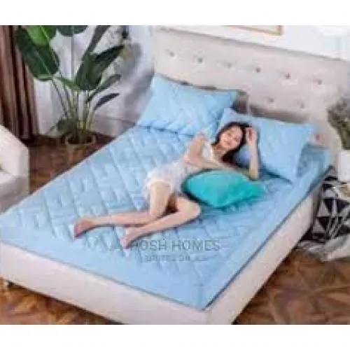 4x6 Light Blue Waterproof Mattress Protector, Premium Bed Protection, Anti-Spill, Dustproof, Hypoallergenic, Soft, Durable, Easy-Fit for Standard Single and Double Mattresses