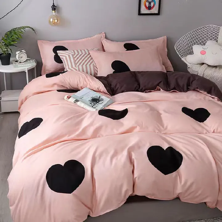 Heart Printing 4-in-1 Bedding Set – 1 Quilt Cover, 1 Bedsheet & 2 Pillowcases, Soft, Durable Cotton Bedding with Heart Pattern Design (Duvet and Pillow Inserts Not Included)