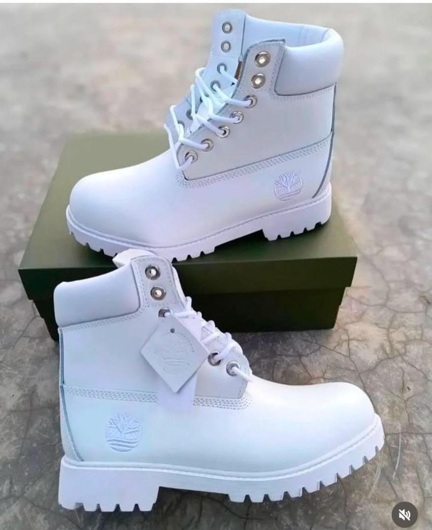 ORIGINAL WHITE LEATHER TIMBERLAND BOOTS CLASSIC, GREY, BROWN, WHITE AND BLACK LEATHER SHOES (BEST SHOP FOR BOOTS LOAFERS, OFFICIALS, CASUALS, SNEAKERS)
