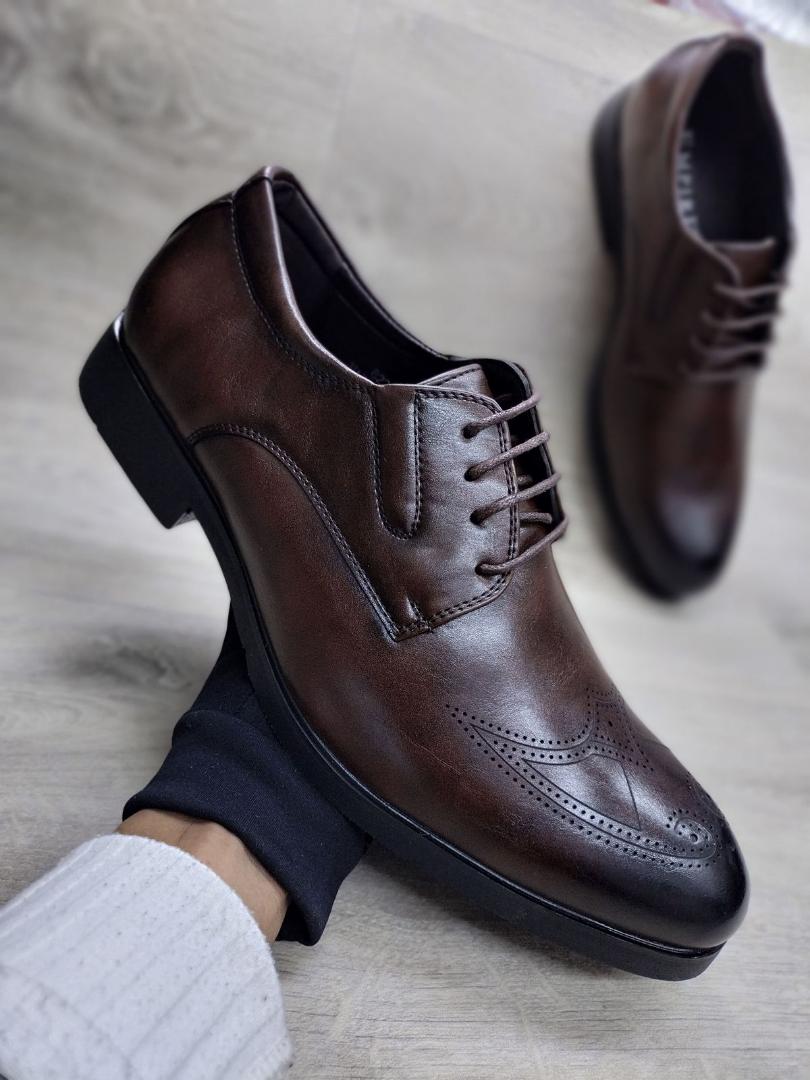 ORIGINAL BROWN MENS OFFICIAL LEATHER OFFICE AND CASUAL OXFORDS SHOES, VERY CLASSY AND FASHIONABLE, OFFICIALS, CASUAL BOOTS.