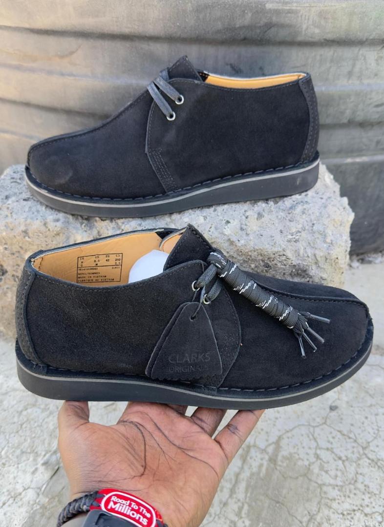 ORIGINAL BLACK BANK ROBBERS MENS CASUAL LEATHER HI TOP CLARKS SKETCHERS AND CASUAL OXFORDS SHOES, VERY CLASSY AND FASHIONABLE, OFFICIALS, CASUAL BOOTS.