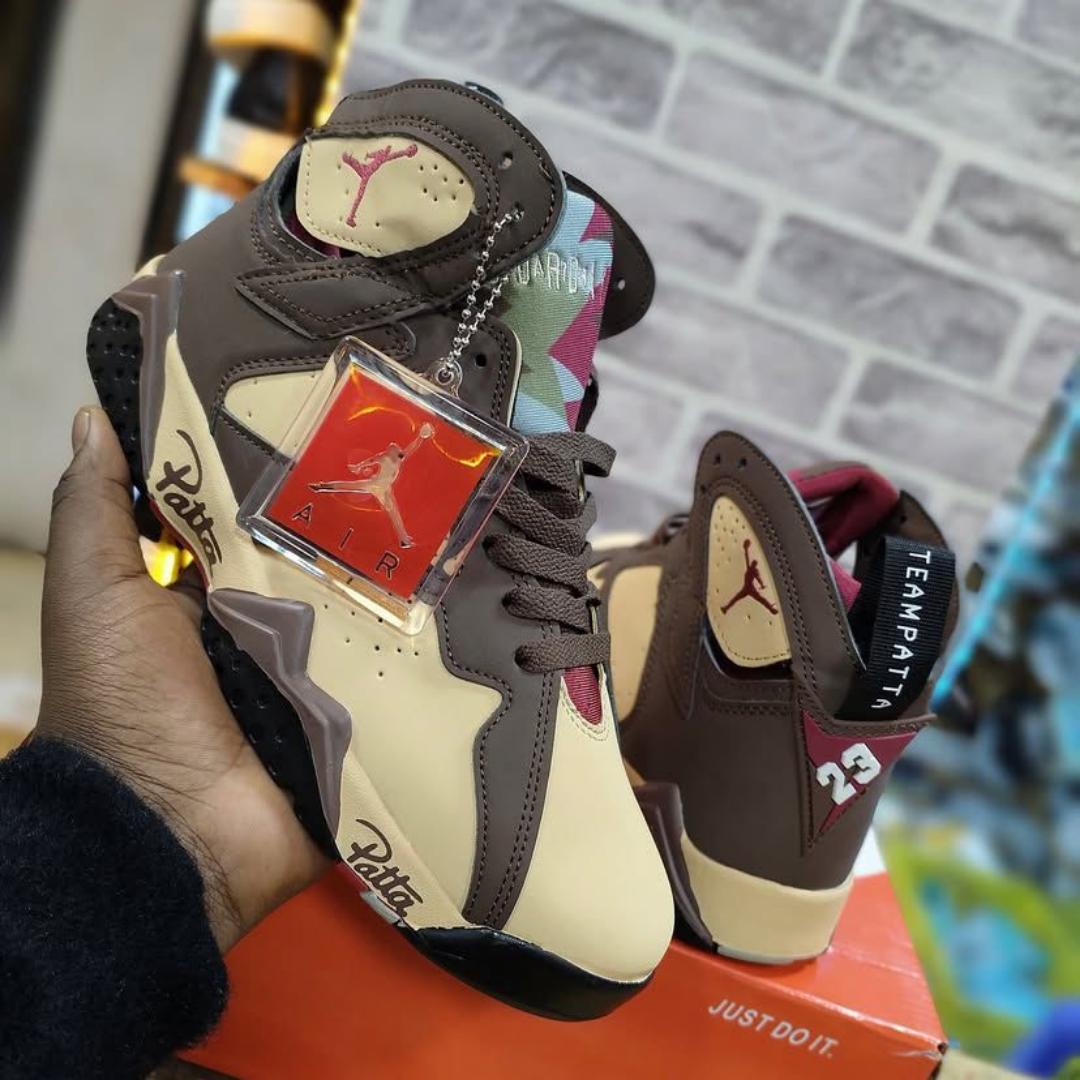 🔥(ON OFFER AIR JORDAN 7 PATTA (shimmer/tough red-velvet brown) RETRO, CUSTOMIZED JORDAN, COLOUR BLACK ,HIGH QUALITY SNEAKERS. JORDAN Best shop for Airforce, Air jordan, Airmax tn, Air force sneakers)