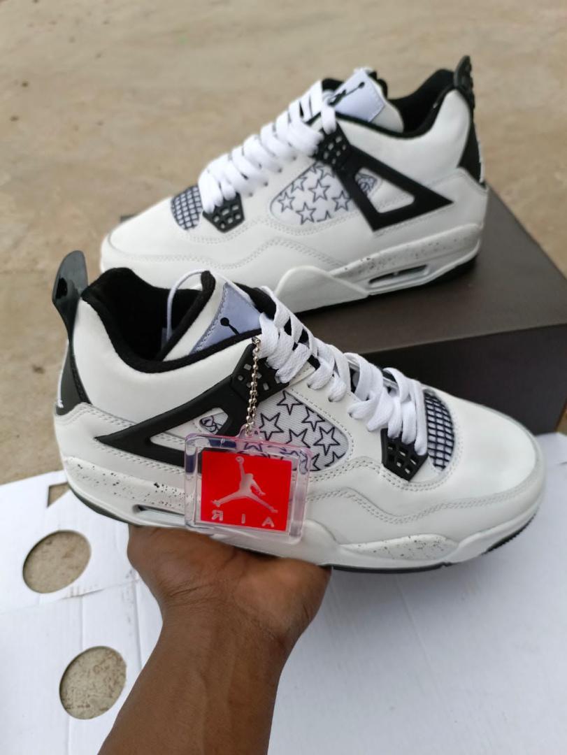 ORIGINAL AIR JORDAN 4 RETRO, "GS DIY". CUSTOMIZED JORDAN, COLOUR GREEN AND WHITE ,HIGH QUALITY SNEAKERS. JORDAN Best shop for Airforce, Air jordan, Airmax tn, Air force sneakers)