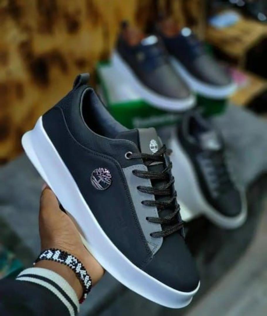 ORIGINAL LEATHER TIMBERLAND CLASSIC CASUALS SHOES, BLACK CASUAL AND OFFICIAL SHOES Black LEATHER (BEST SHOP FOR LOAFERS, OFFICIALS, CASUALS, SNEAKERS)