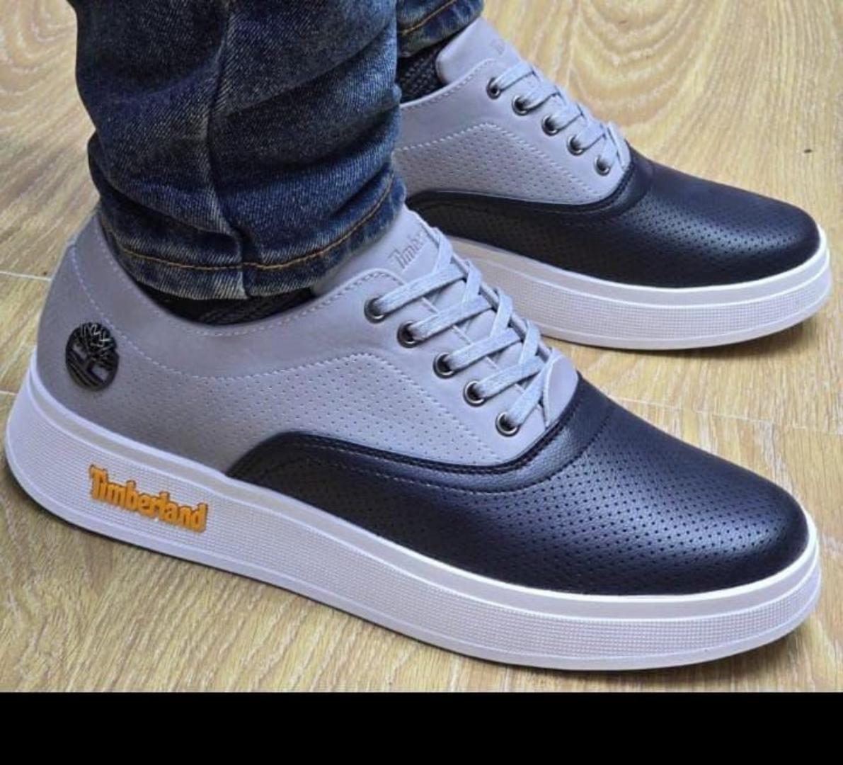 ORIGINAL LEATHER TIMBERLAND CLASSIC CASUALS SHOES, BLACK CASUAL AND OFFICIAL SHOES  (BEST SHOP FOR LOAFERS, OFFICIALS, CASUALS, SNEAKERS)