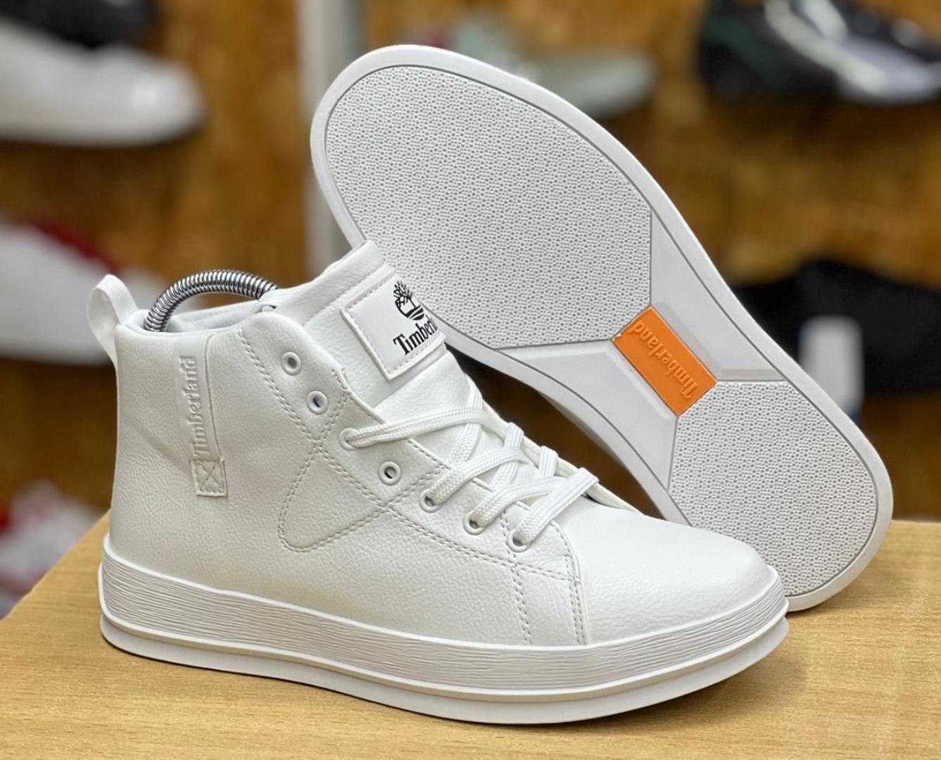 🔥 ON OFFER TIMBERLAND WHITE CLASSIC MENS BOOTS SHOES, GREY CASUAL AND OFFICIAL BOOTS SHOES,  LEATHER (BEST SHOP FOR LOAFERS, OFFICIALS, CASUALS, SNEAKERS)(GENERIC)