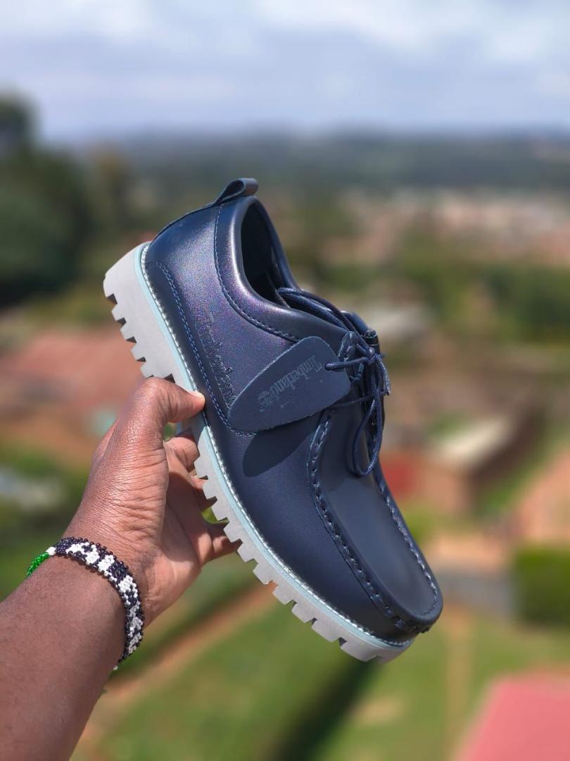 🔥 ORIGINAL LEATHER BLACK TIMBERLAND CLASSIC CASUALS SHOES, WHITE CASUAL AND OFFICIAL SHOES BROWN LEATHER (BEST SHOP FOR LOAFERS, OFFICIALS, CASUALS, SNEAKERS)