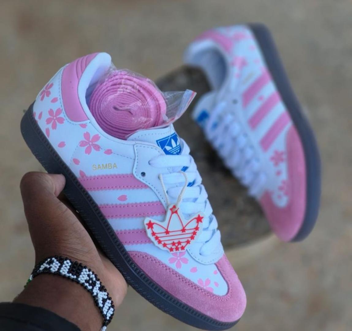 🔥 ON OFFER PINK AND WHITE ADIDAS SAMBA, HIGH QUALITY SNEAKER. ( best shop for Adidas, jordan, air force, airforce, air max)(generic)