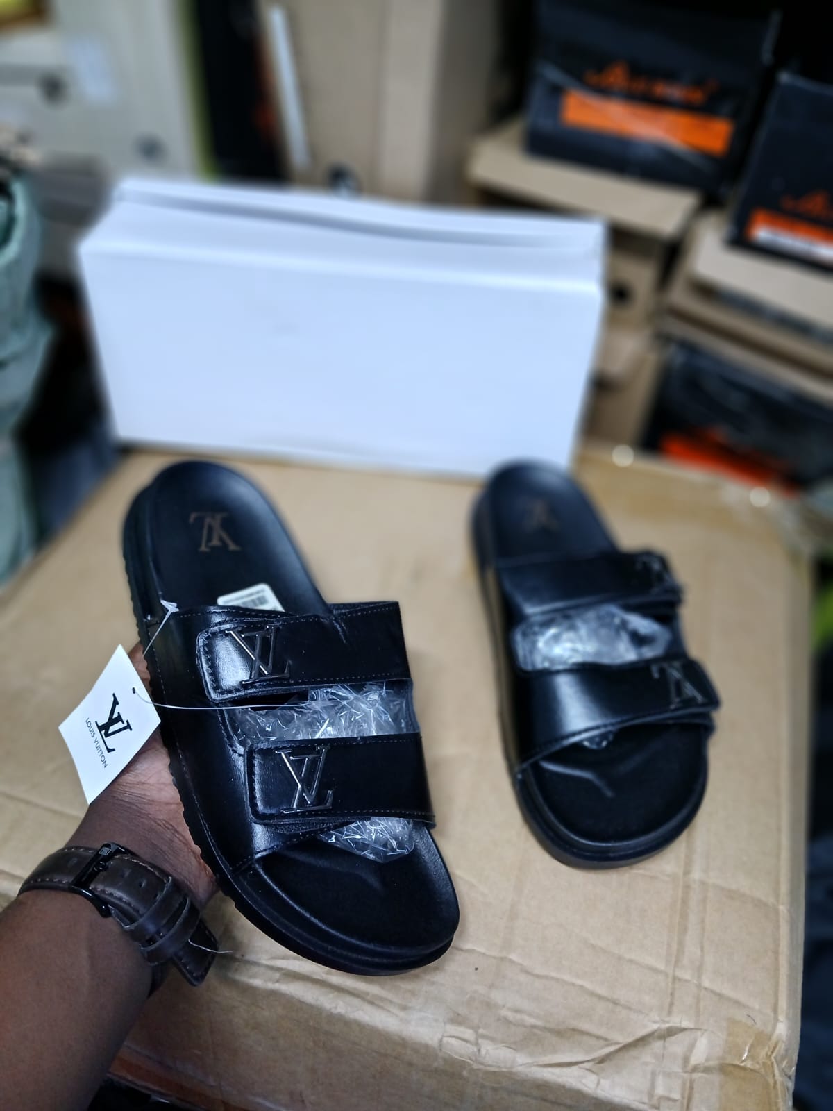 🔥 LOUIS VUITTON (LV)MEN OPEN SLIDES VERY COMFORTABLE AND DURABLE. LV OPEN SHOES, STYLISH OPEN SLIDES (BEST SHOP FOR SLIP ONS, SLIPERS, SLIDES & OPEN SHOES)