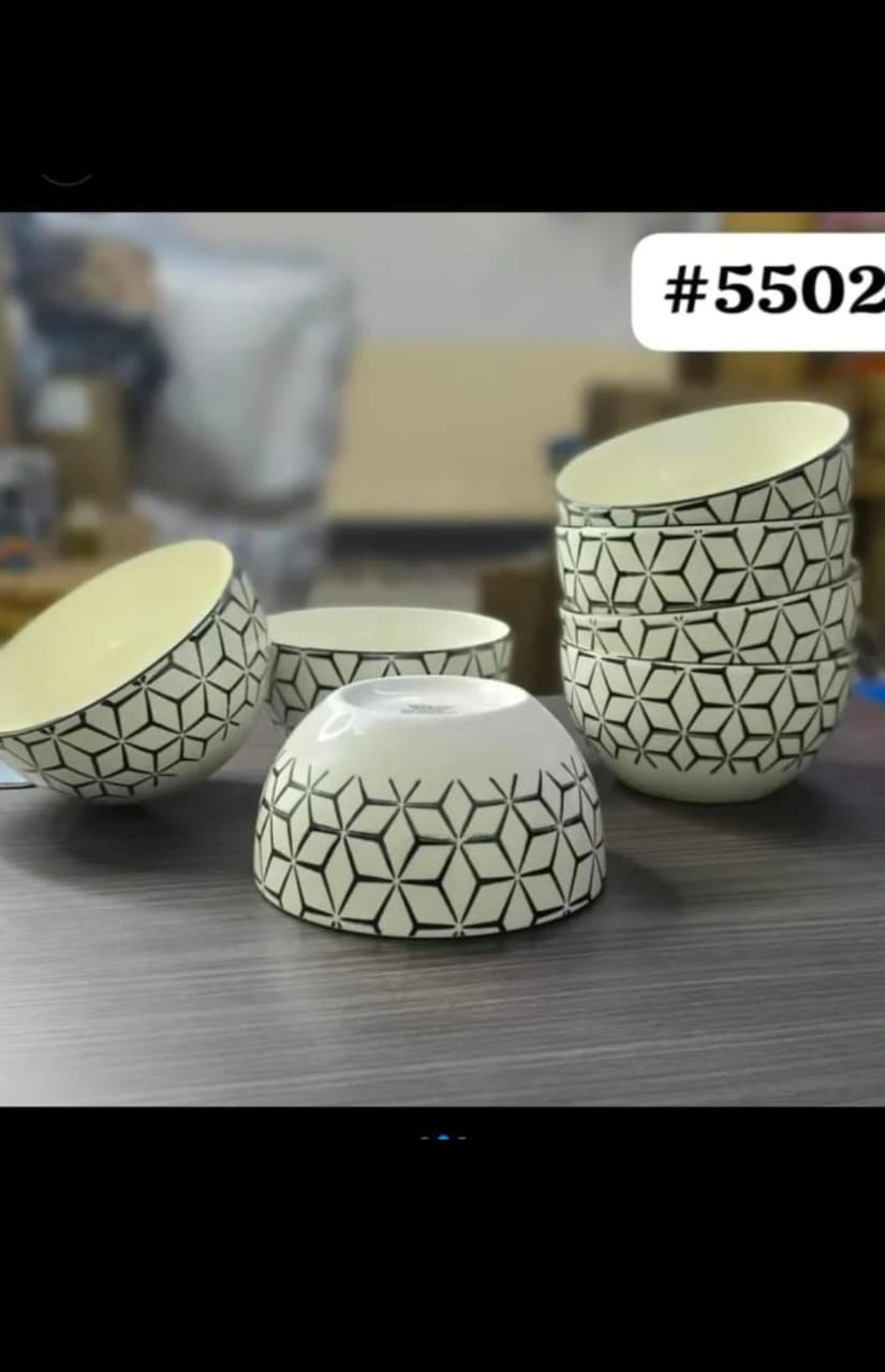 🕳🌱6pcs ceramic soup bowls.White color, stylish design.
Lightweight and easy to handle.
Multi-purpose use.
Scratch-resistant and durable Glaze.
Bowls stack compactly, space saving.
Great gift choice