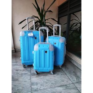 🤑🎊3 in1 Lavish Fibre Suitcase🎀🧶Zipper closure frame.
▪️360 Easy-glide spinner wheels.
▪️Telescopic handle system locks in multiple levels to adapt.