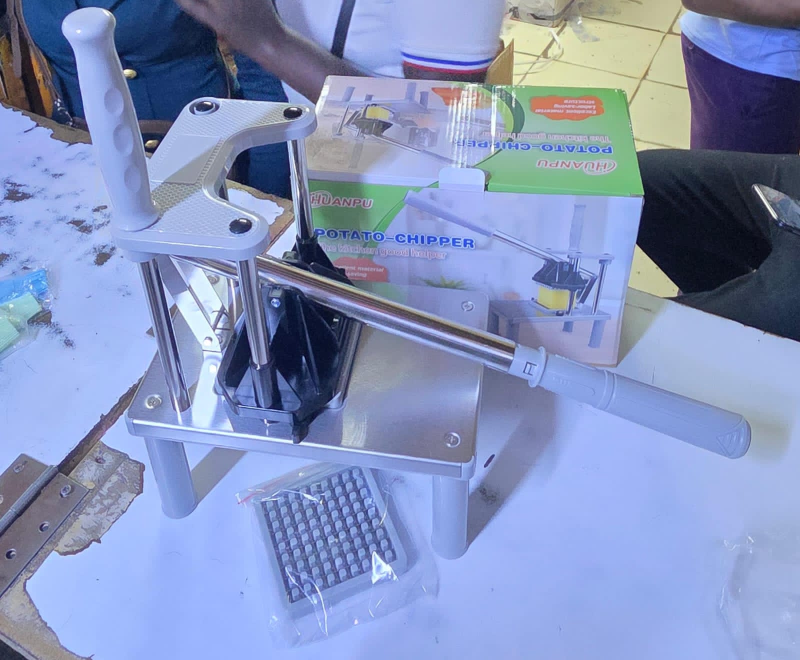 🎇French Fries Cutter, Chips Cutter, Potato Chipper, Potato Cutter, Manual Vegetable Fruit Dicer, French Fries Slicer for Potato Carrot Cucumber Vegatable🎉Our potato sticks chipper is equipped with f