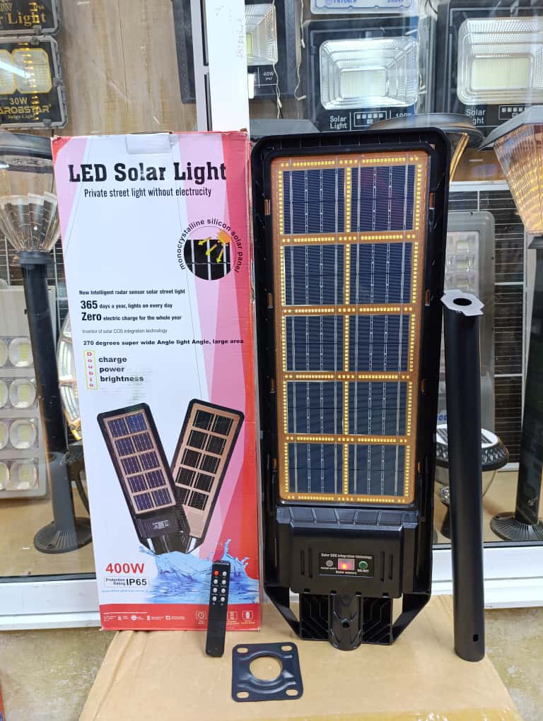 ☀️Solar Light 400W Waterproof Dusk To Dawn Solar LED Street Lights🍠25% high-conversion solar panel, this solar street light just needs 4 hours for a full charge of the 30,000 mAh large battery, and i