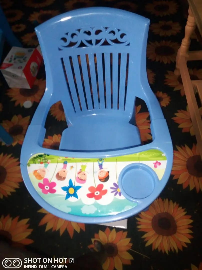 ⭐️🥳💫👌Classic Kids feeding Baby chair with table 6months and up red♥️green💚blue 💙.Strong and Durable Plastic Chairs. Perfect indoor and outdoor. Made from durable/Strong plastic,,