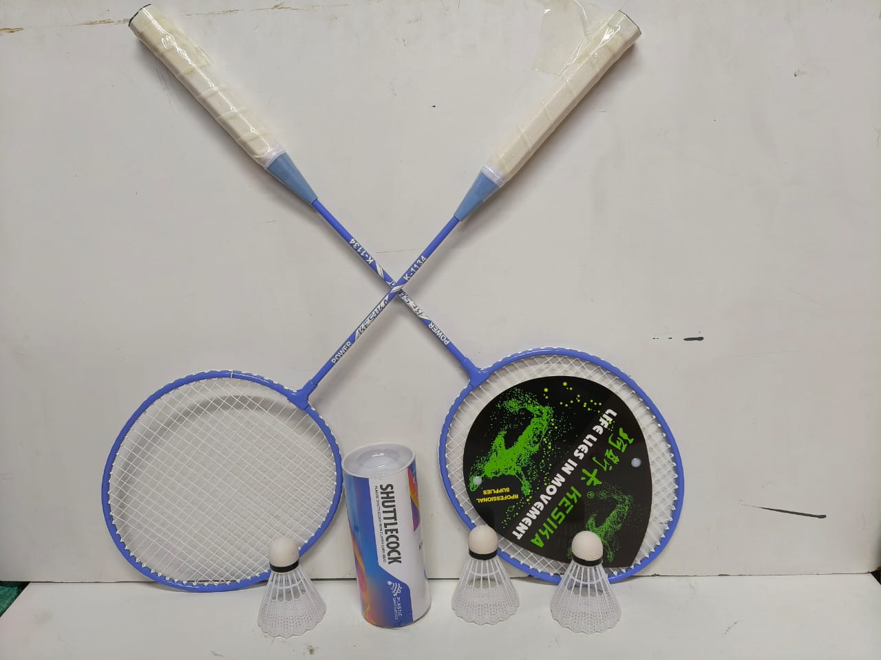 2 Badminton Racquets and 3 Shuttlecocks - Adults and Kids Backyard Game Stars, One Size