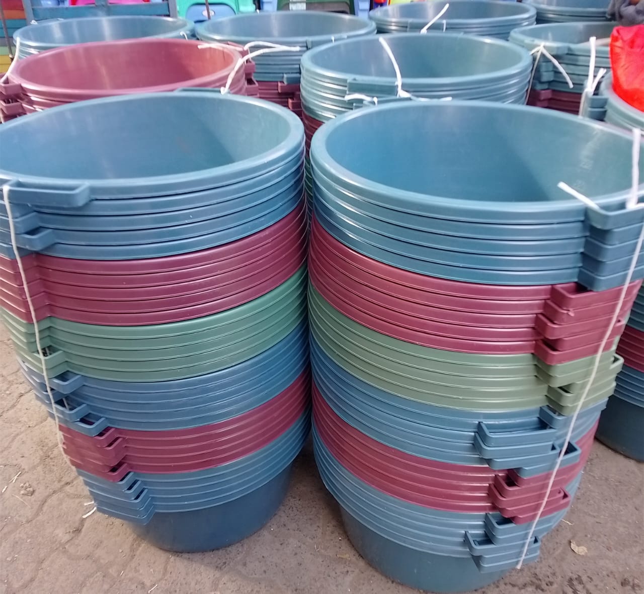 ON OFFER//🎇2PCWashing Basin spacious, multipurpose plastic basin designed for everyday household use ideal for washing dishes, soaking laundry, rinsing fruits and vegetables, and general clea