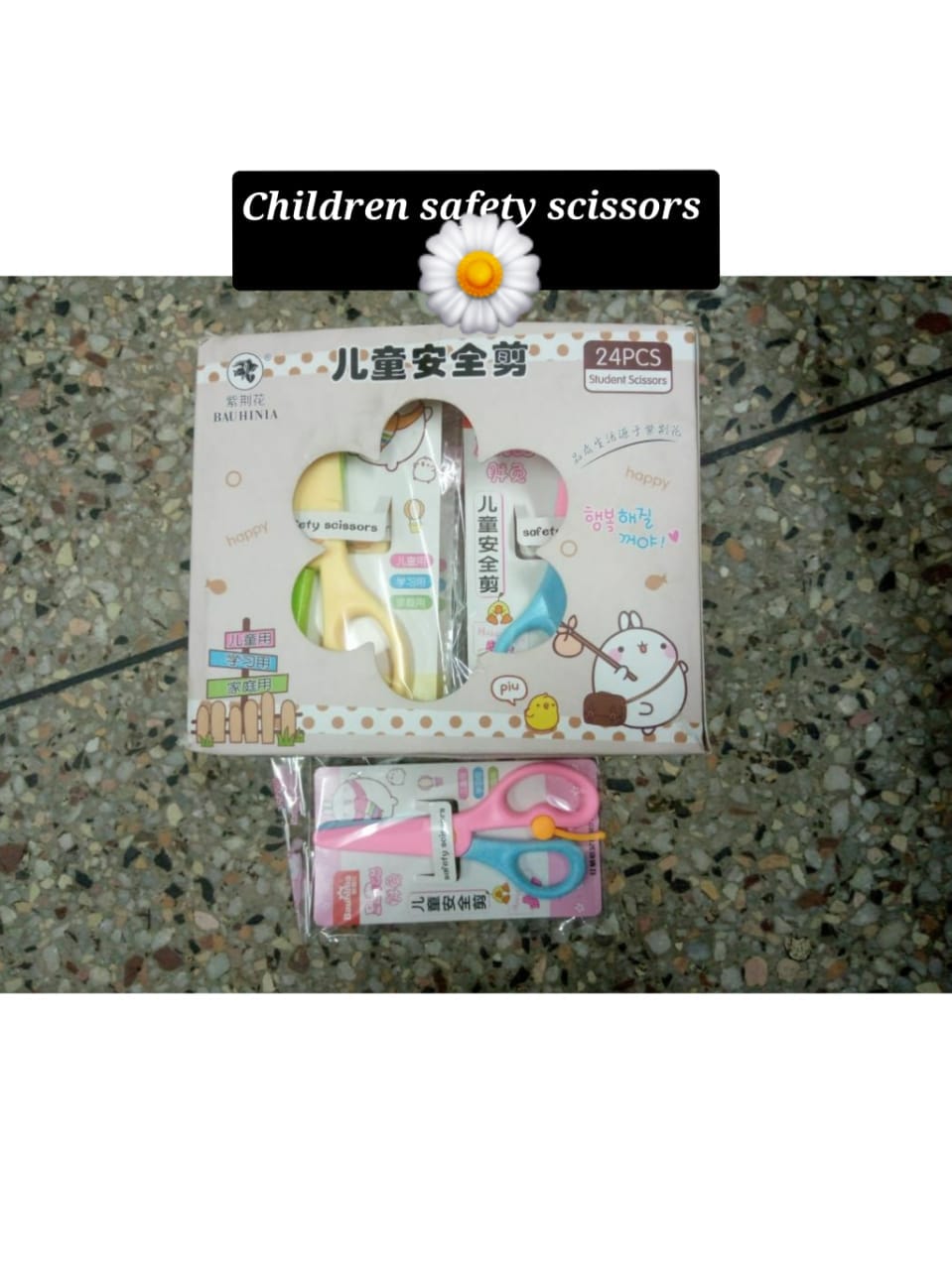 ✨️3PAIRSOF CHILD SAFETY SCISSORS High quality materials - Crafted from quality ABS plastic, durable and non-toxic, these kids scissors are strong and won’t easily break,

Safe to use - These child saf