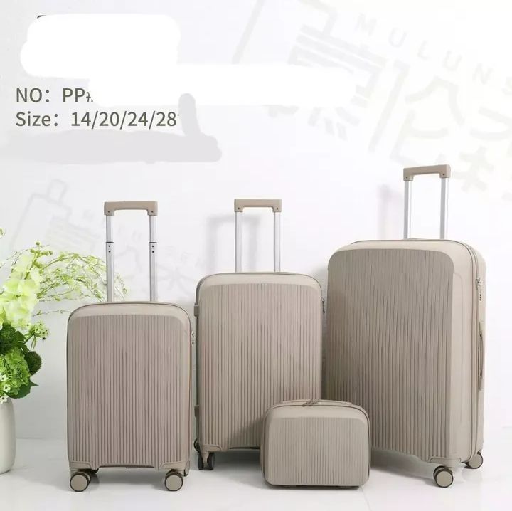 *4 in 1 Luxurious unbreakable Suitcase*

▪️Zipper closure frame.
▪️360 Easy-glide spinner wheels. 
▪️Telescopic handle system locks in multiple levels to adapt.
▪️Compression straps keep clothing neat