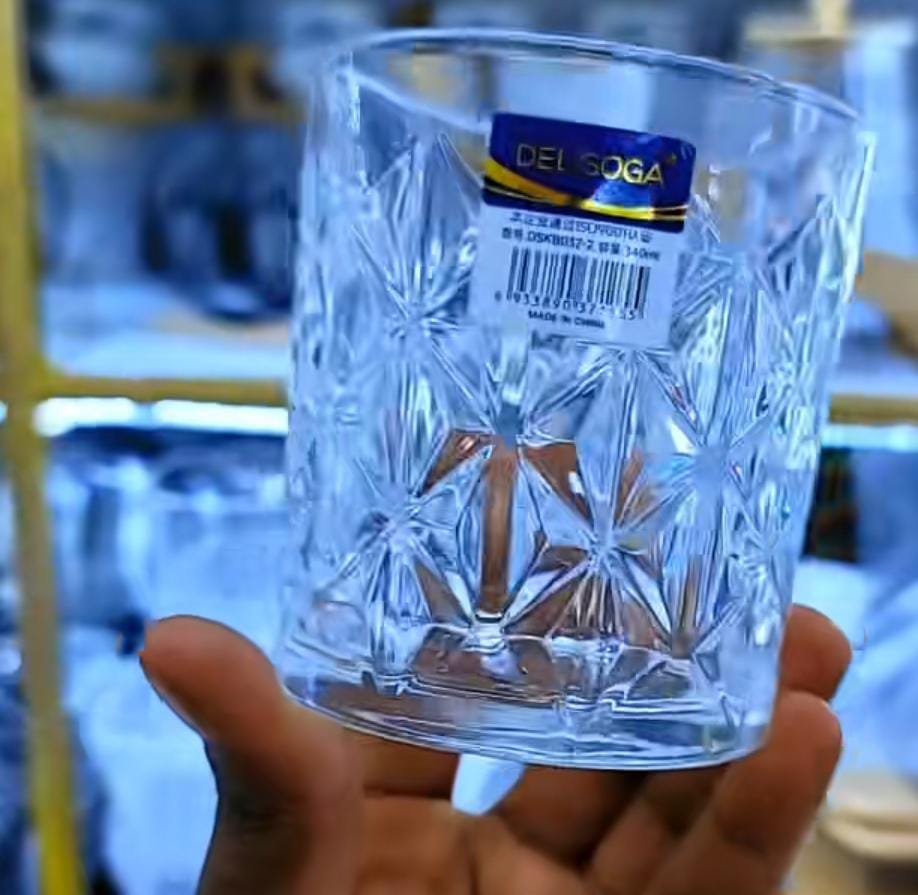 6-Piece Glass Set – Elegance for Every Occasion
Serve your favorite drinks in style with this 6-piece glass set, perfect for water, juice, cocktails, or everyday use. Crafted for clarity, durability,