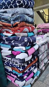 Single Woolen Duvet 6x6 – Warm, Soft, and Durable, Perfect for Cold Nights, Lightweight and Comfortable for Everyday Home or Hostel Use