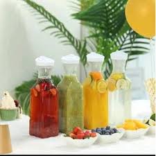 Juice Carafe 1.5 Liters with Lid – Airtight Drink Pitcher for Fridge Storage, Easy Pour Milk and Juice Container, Durable Beverage Bottle for Bar, Freezer, and Home Use