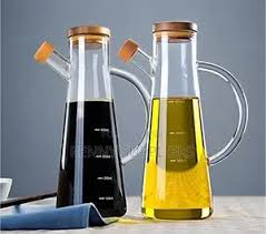 Glass Oil & Vinegar Jar with Bamboo Lid – 580ml Capacity, Leak-Proof Design, Elegant and Durable, Ideal for Kitchen, Dining, and Table Use, Easy Pouring and Storage